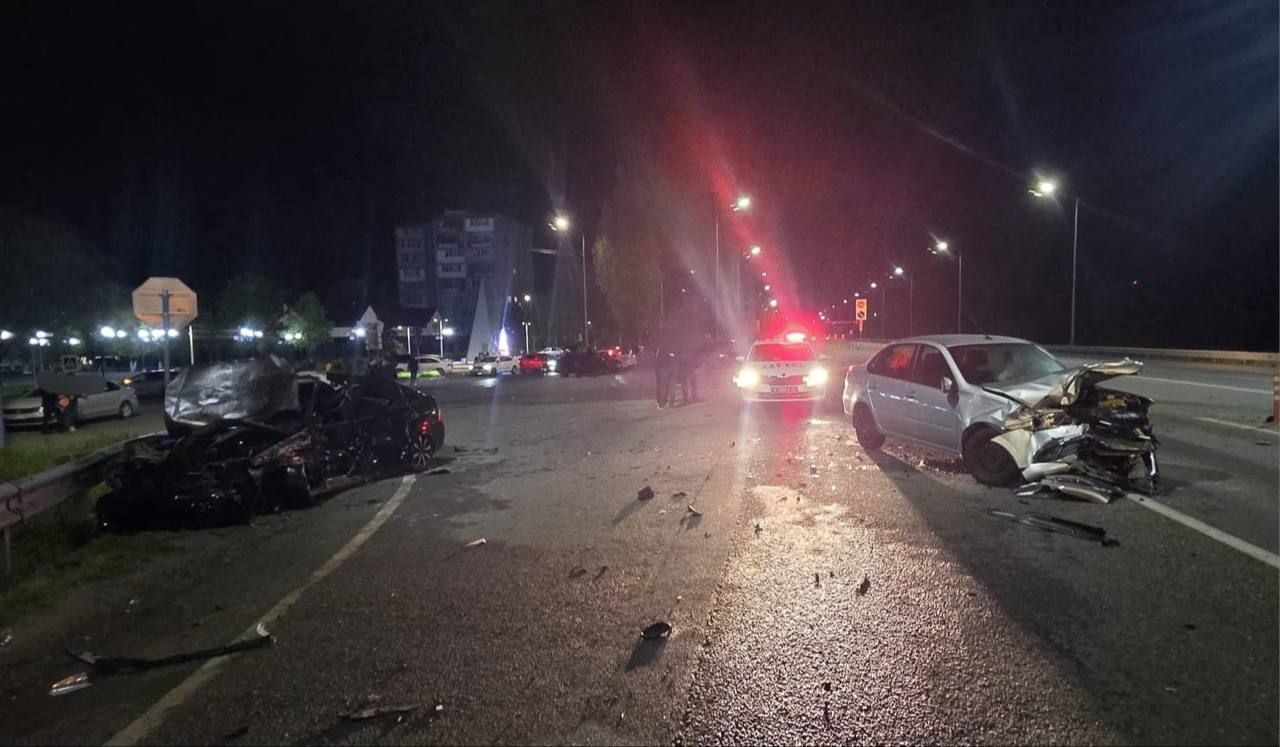 Смертельное ДТП в Минводах: Lada Priora загорелась после столкновения