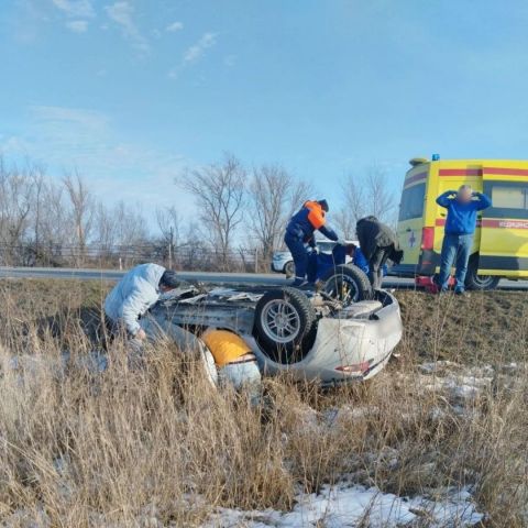 Иномарка опрокинулась на Ставрополье