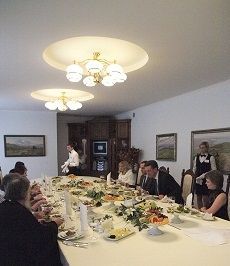 Гаевский поздравил жен и матерей погибших Героев России Гаевский поздравил жен и матерей погибших Героев России