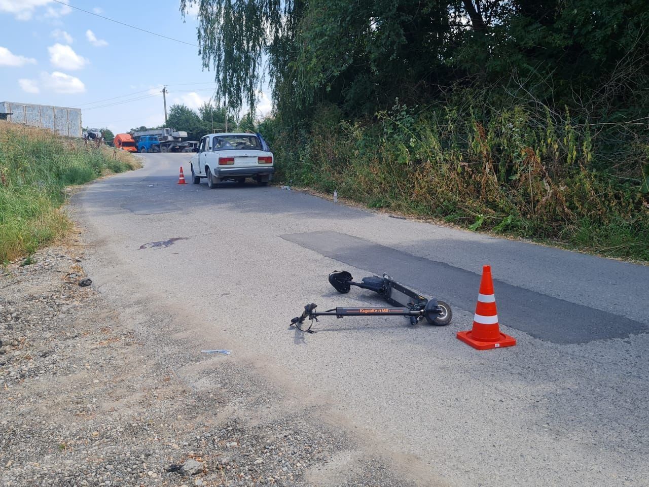 Двое детей на электросамокате попали в больницу после столкновения с «семёркой» на Ставрополье