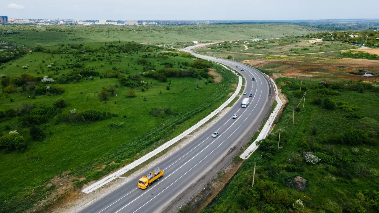 На Ставрополье участок трассы от Дёмино до Надежды отремонтировали на 80%