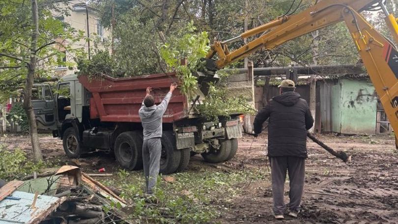Три придомовых территории обновляют в Минеральных Водах
