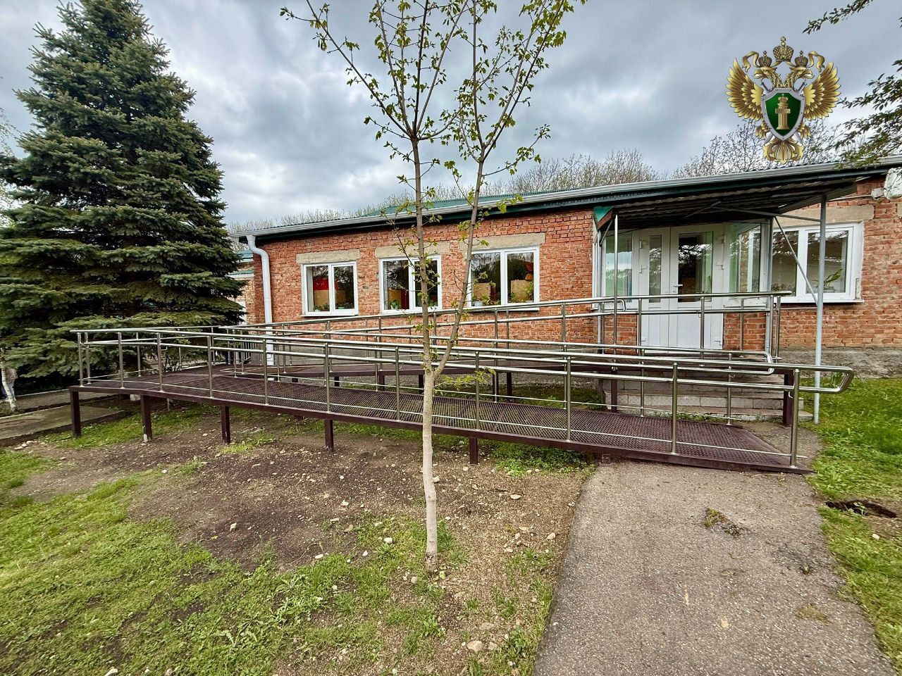 Подрядчик присвоил почти 150 тысяч рублей при благоустройстве детсада в Железноводске