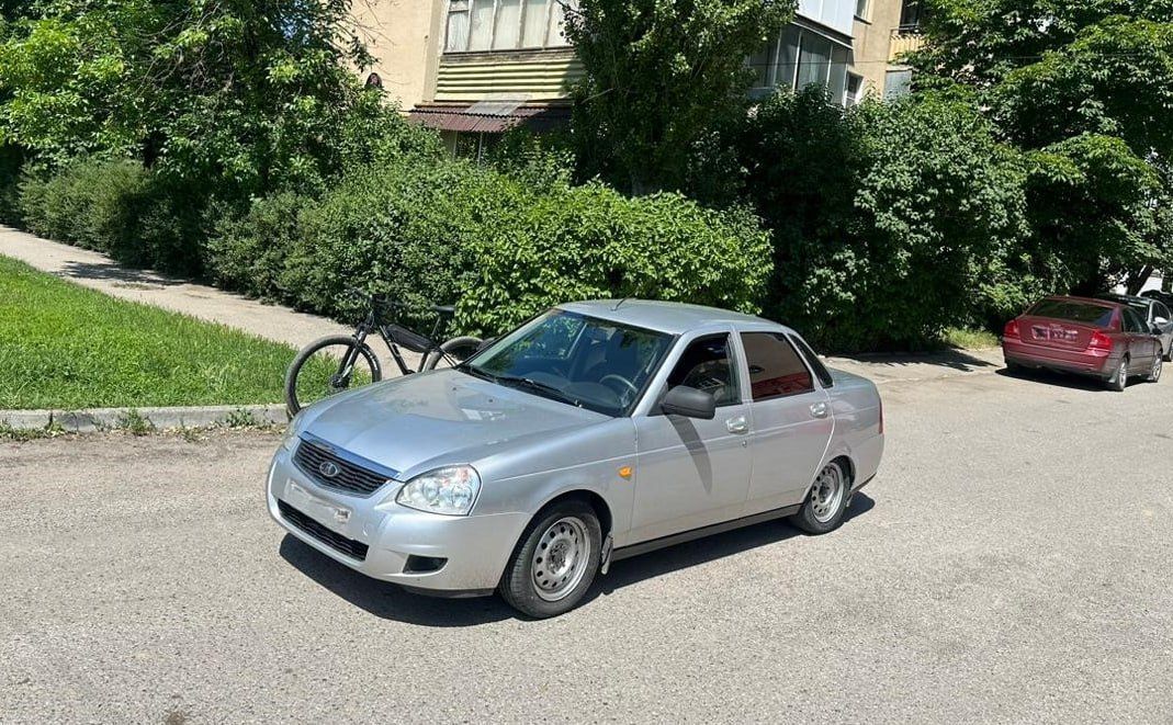 В Ессентуках велосипедист угодил под колеса машины