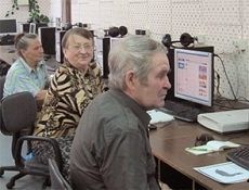 К обучению пожилых людей подключились студенты-волонтеры К обучению пожилых людей подключились студенты-волонтеры
