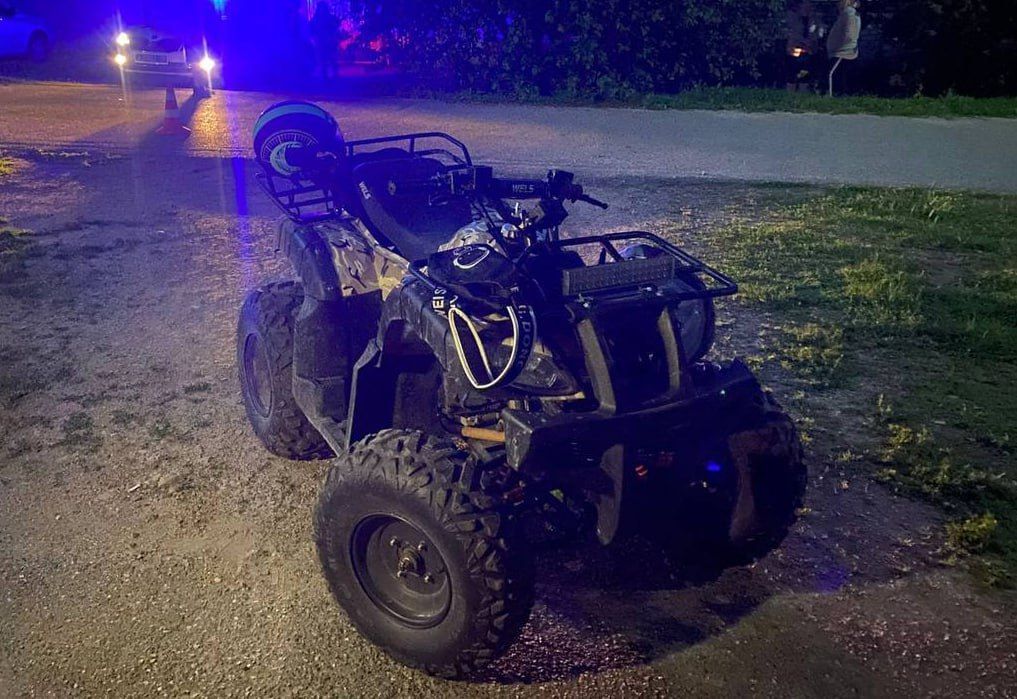 17-летняя девушка перевернулась на квадроцикле