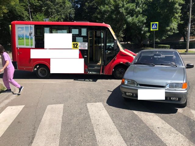 В Ставропольском крае в ДТП с городским автобусом пострадал пассажир В Ставропольском крае в ДТП с городским автобусом пострадал пассажир