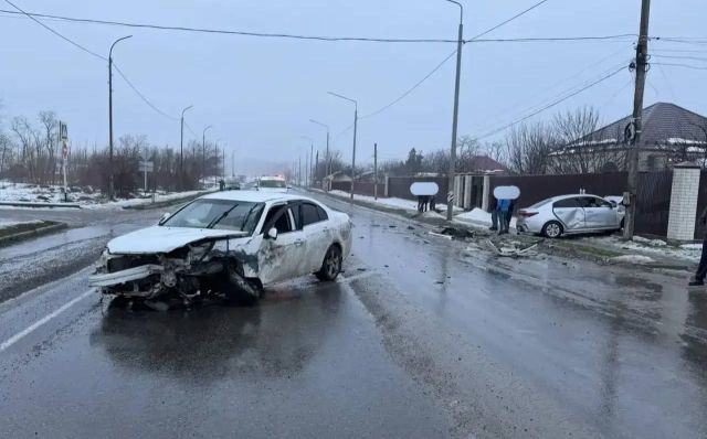 Двое детей и двое взрослых пострадали в аварии на Ставрополье