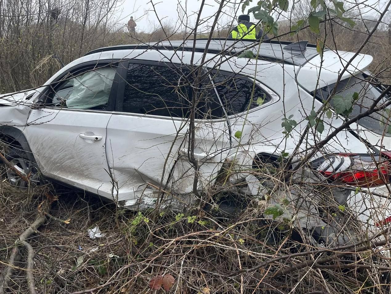 На Ставрополье водитель пострадал из-за наезда на препятствие