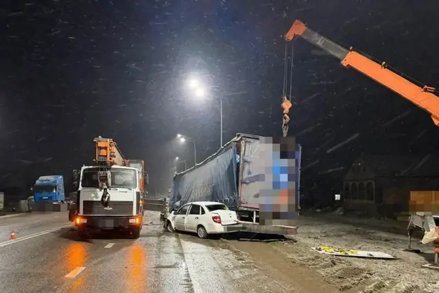 Пешеход пострадал при столкновении «Гранты» с подъёмным краном на Ставрополье