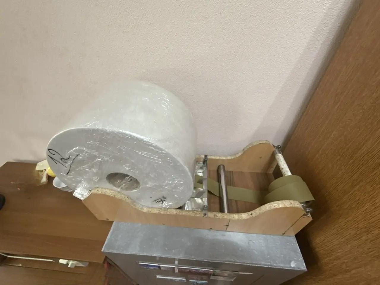 Участники СВО подарили волонтерам Предгорного округа станок для плетения маскировочных сетей