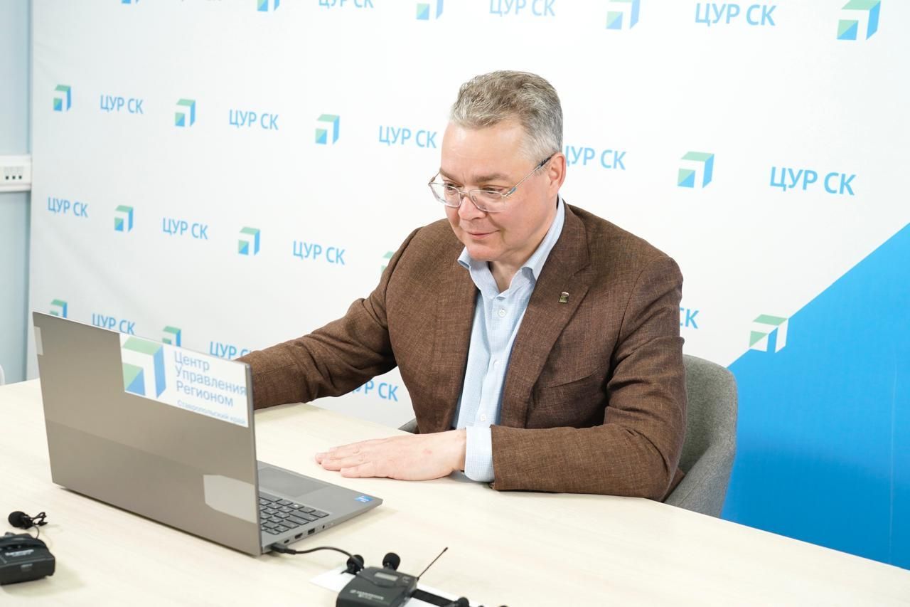 Губернатор Ставрополья ответил на 50 вопросов жителей во время прямой линии