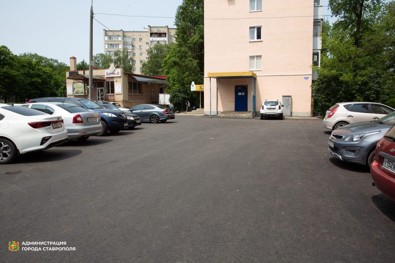 Во всех районах Ставрополя продолжает ремонт внутриквартальных проездов
