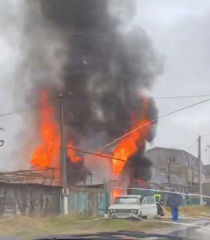 Жилой дом горит в селе Татарка