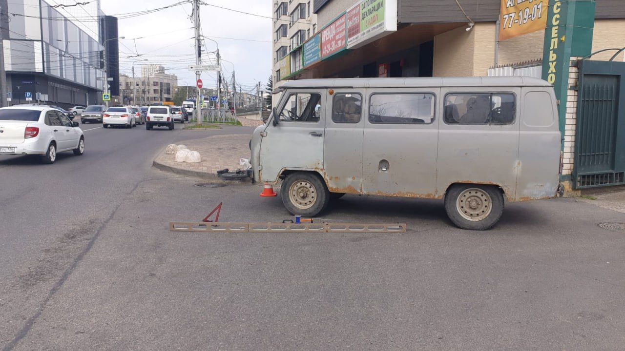 «Буханка» сбила юного велосипедиста
