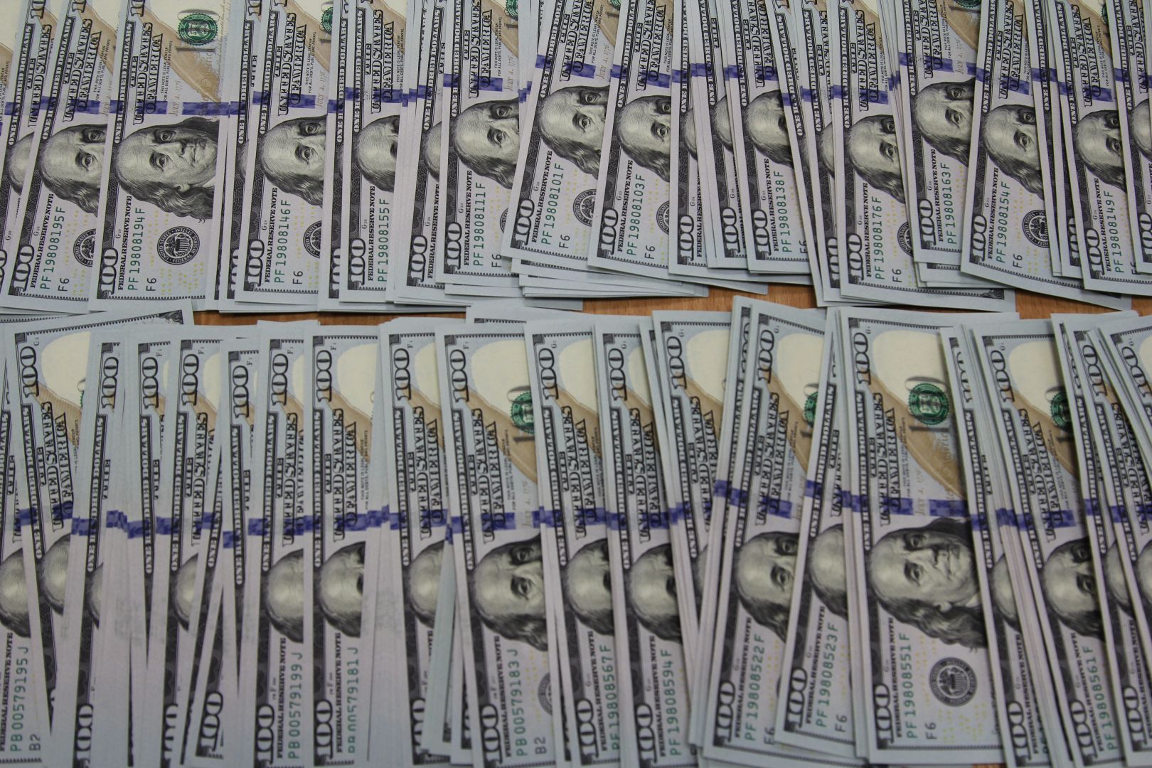 В аэропорту Минвод пресекли контрабанду 35 тысяч долларов США