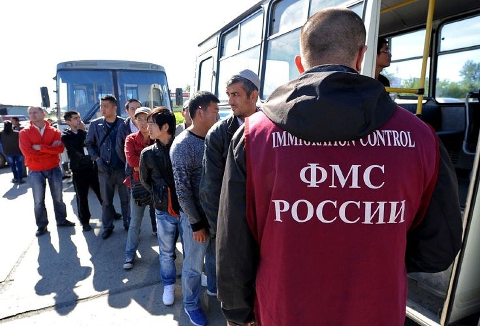 Более 40 нелегальных мигрантов задержали на Ставрополье Более 40 нелегальных мигрантов задержали на Ставрополье