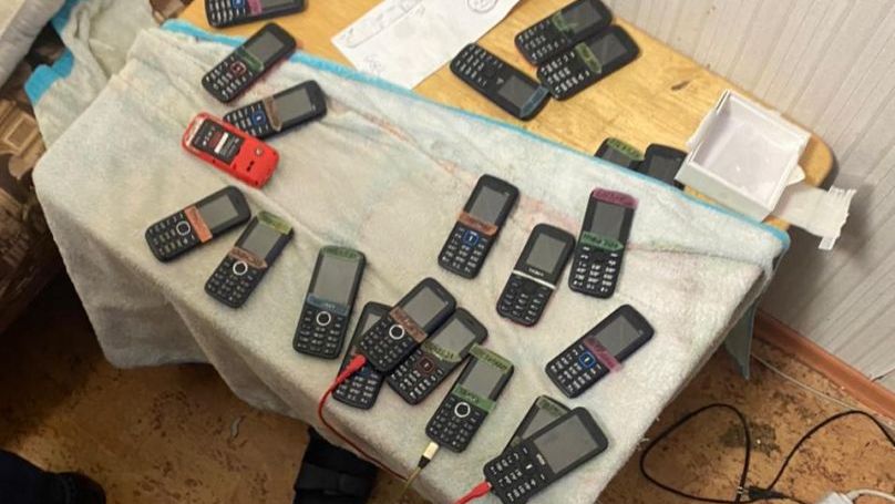 ФСБ Ставрополья накрыла банду телефонных мошенников, укравших у россиян более 45 млн рублей