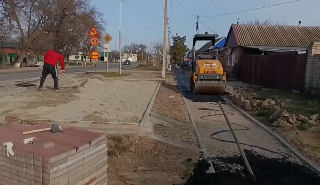 В центре Ипатово начался дорожный ремонт