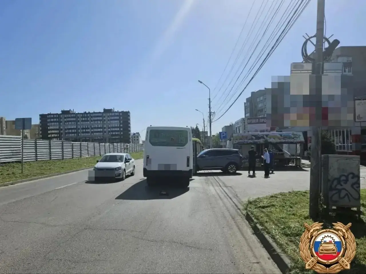 Ребёнок пострадал из-за резкого торможения маршрутки в Ставрополе