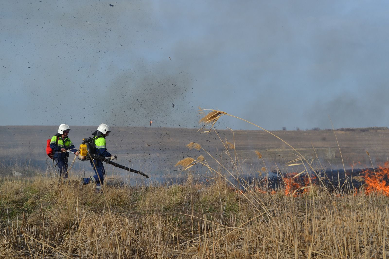 В Ставрополе выжгли 10 га травы перед пожароопасным сезоном