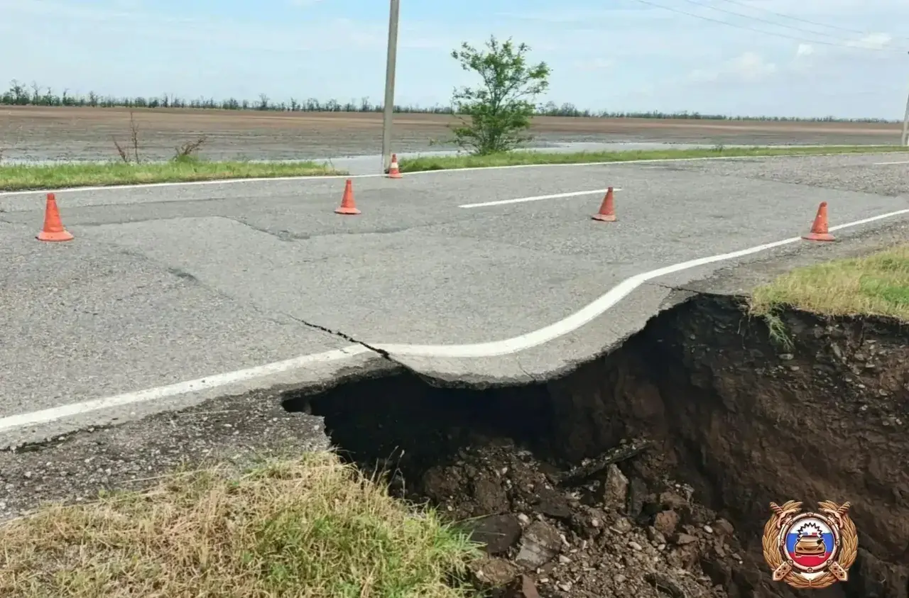 Часть дороги перекрыли из-за селя на Ставрополье