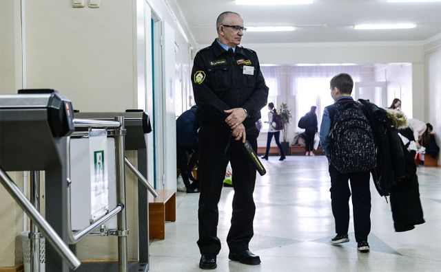 На Ставрополье прорабатывают меры для улучшения охраны образовательных учреждений На Ставрополье прорабатывают меры для улучшения охраны образовательных учреждений