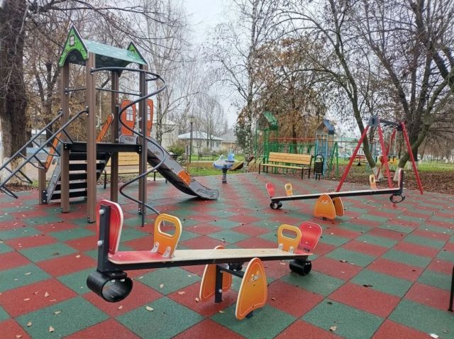 Свыше миллиона рублей направили на детскую площадку на Ставрополье