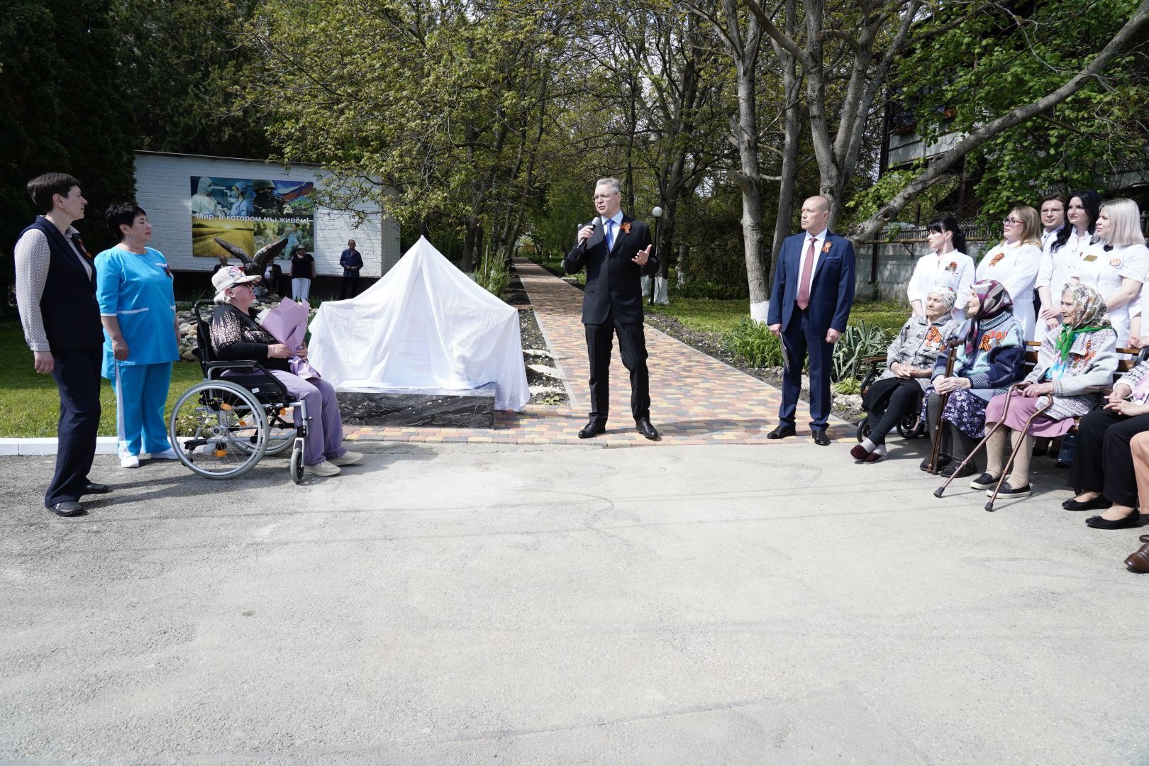 В Ставрополе в честь 80-летия Победы открыли Аллею Героев