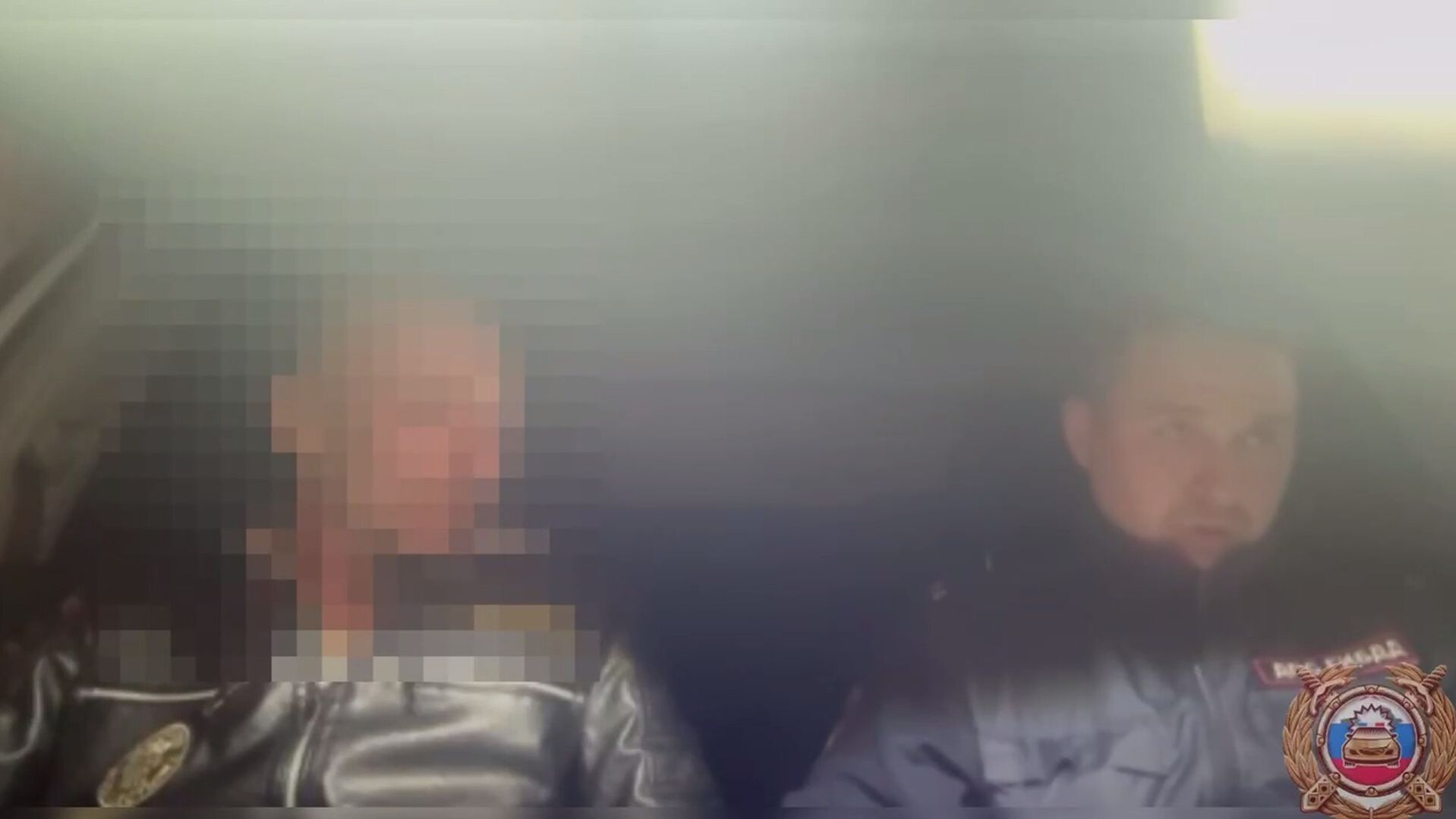 Пьяный мотоциклист-бесправник попался автоинспекторам на ночной дороге