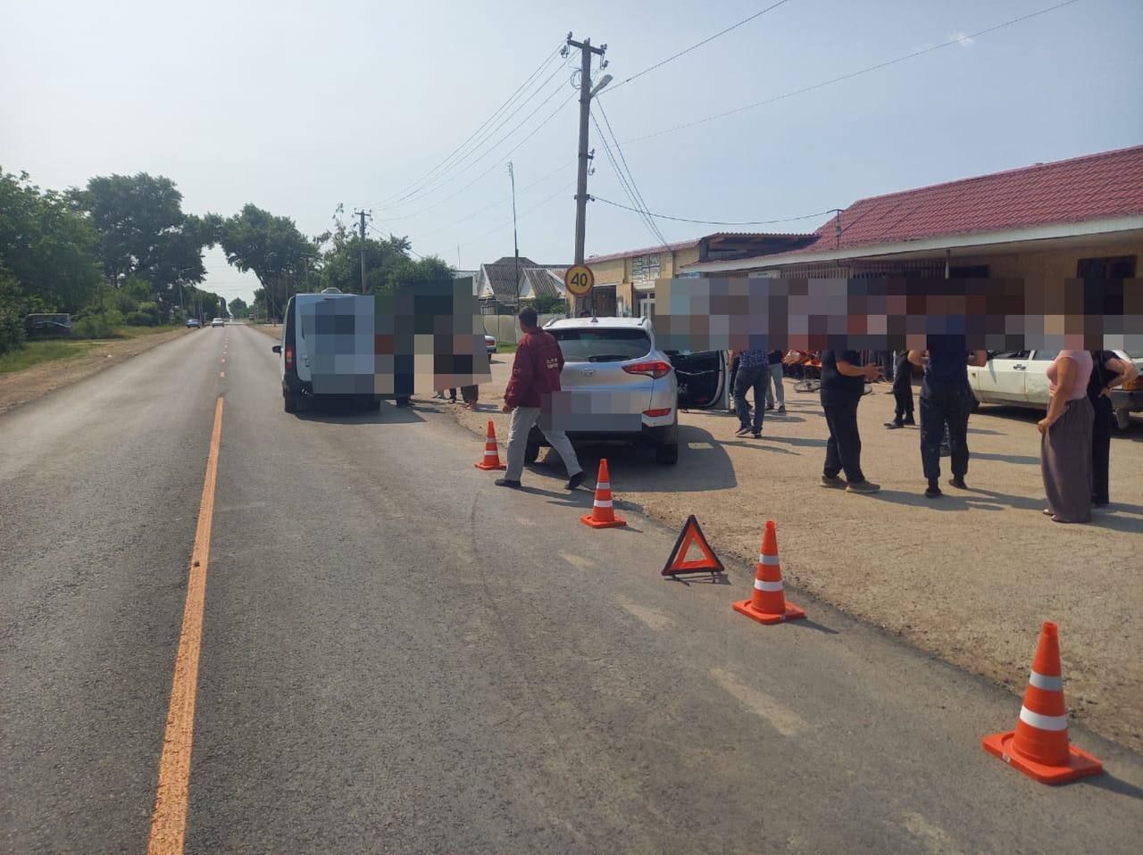 Внезапно вышедший на дорогу ребенок попал под колеса автомобиля на Ставрополье