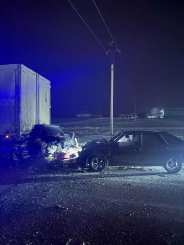 Страшная авария с грузовиком на ставропольской трассе: один погиб, четверо в больнице