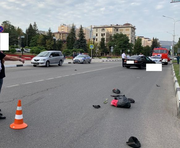 В Кисловодске женщина-пешеход погибла по колёсами автомобиля В Кисловодске женщина-пешеход погибла по колёсами автомобиля