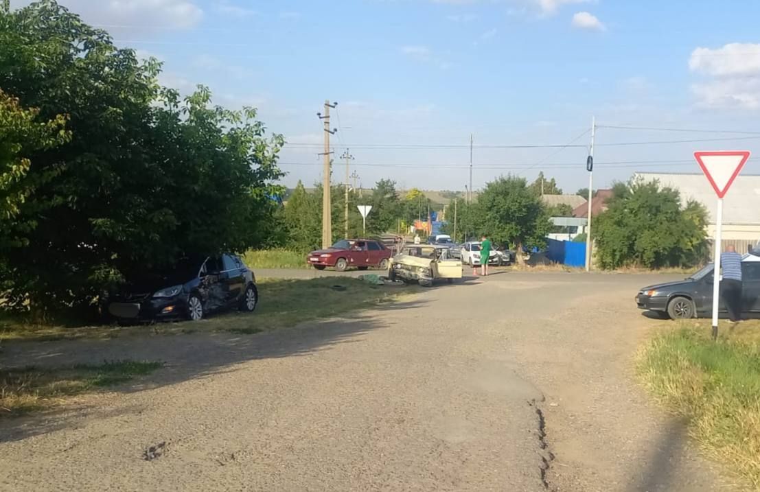 Нарушение проезда перекрестка привело к гибели водителя на Ставрополье