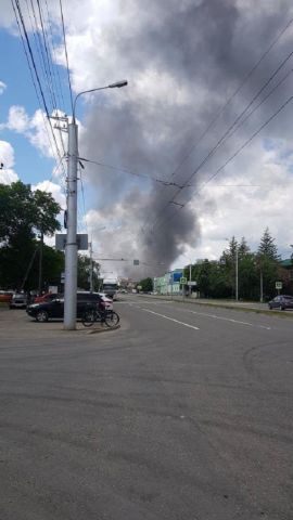 На Старомарьевском шоссе Ставрополя сгорел торговый павильон авторынка На Старомарьевском шоссе Ставрополя сгорел торговый павильон авторынка
