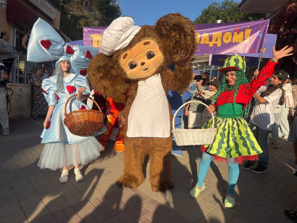 Больше тысячи детей поучаствовали в Мульт-параде сказочных героев в Кисловодске