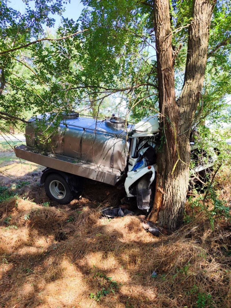 Водитель молоковоза пострадал в аварии под Ипатово