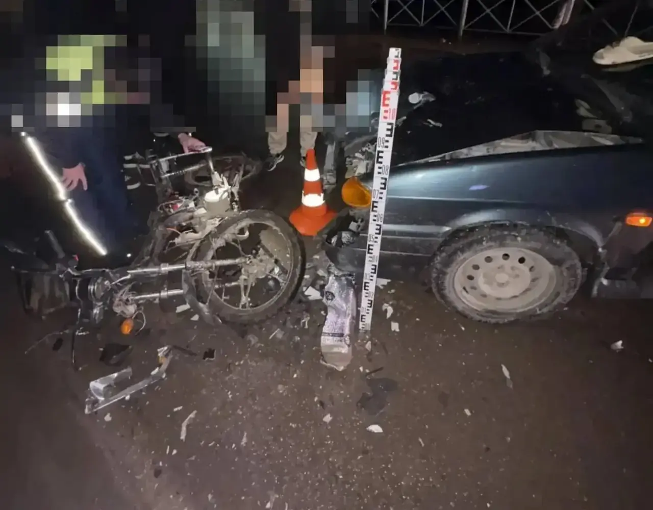 Двое парней пострадали при столкновении мопеда и легковушки на Ставрополье