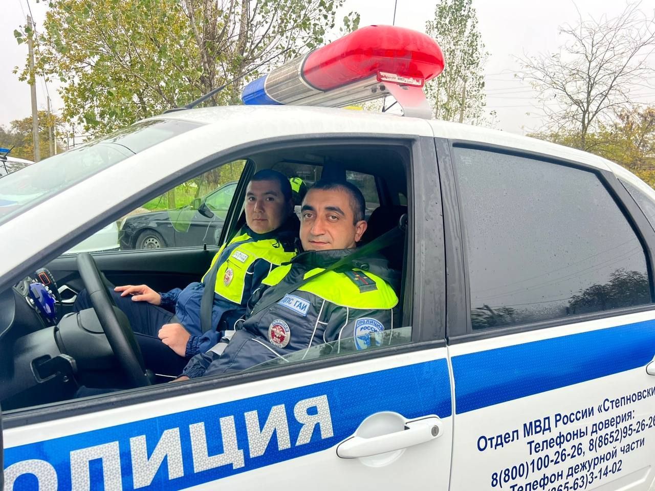 Ставропольские автоинспекторы помогли потушить пожар в жилом доме