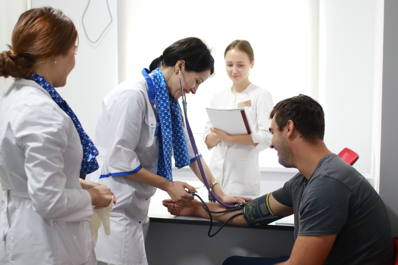 В 2025 году более 100 тысяч ставропольцев получили консультацию специалистов благодаря выездным медбригадам