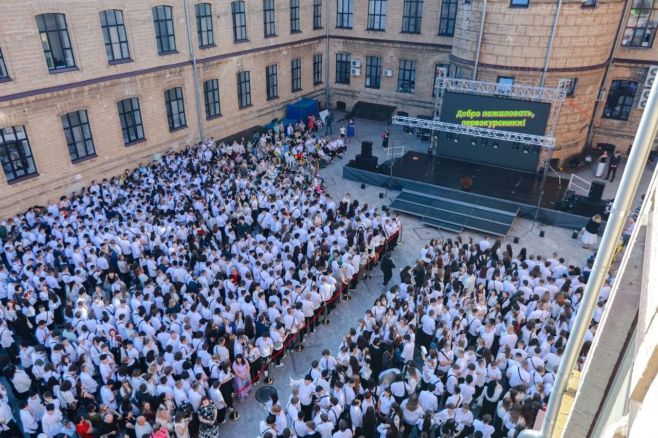 Первокурсников чествовали 1 сентября в Ставропольском ГАУ