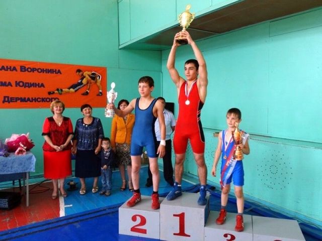 В крае прошёл турнир по греко-римской борьбе в память погибших полицейских В крае прошёл турнир по греко-римской борьбе в память погибших полицейских