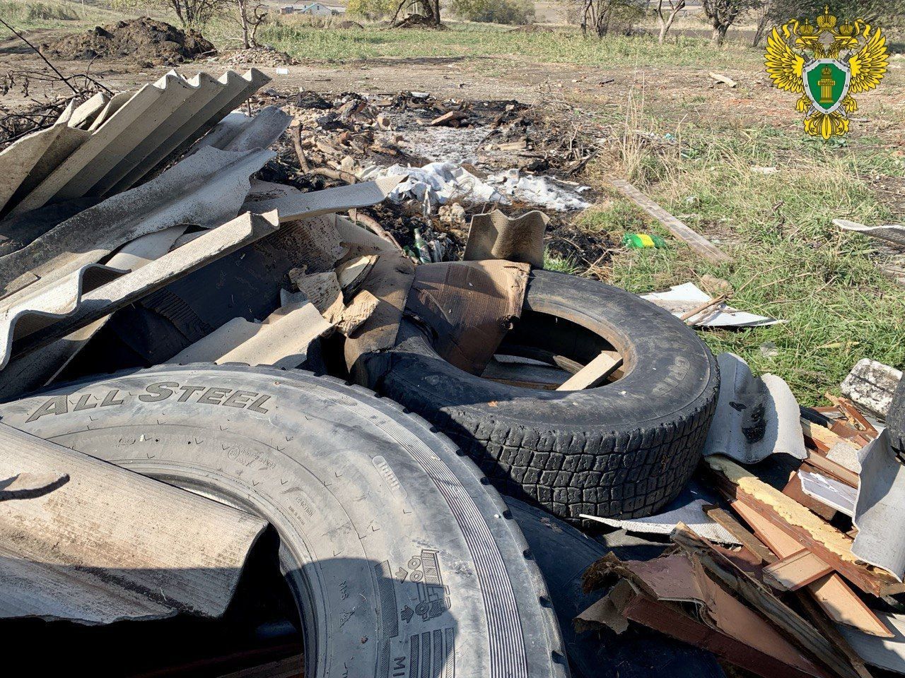 Девять незаконных свалок строительного мусора ликвидировали у реки Татарки