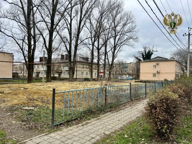 В Изобильном снесли аварийный дом