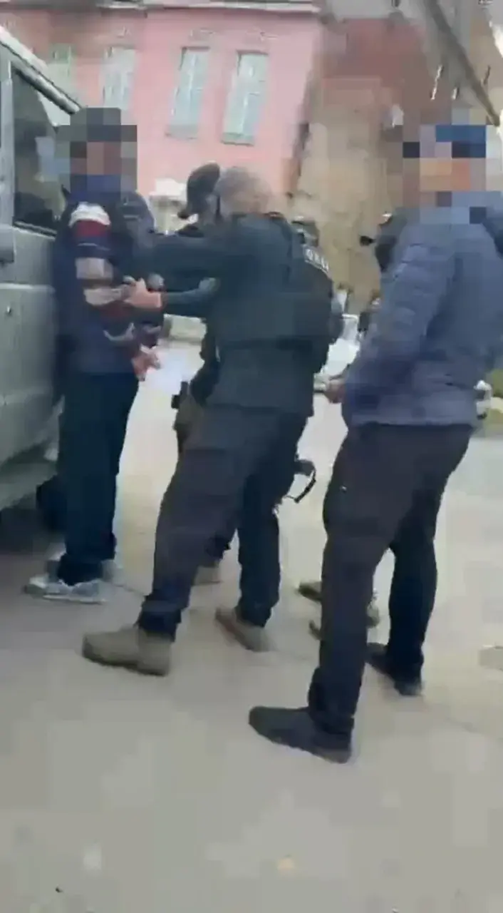 Полиция Ставрополья задержала подозреваемого, 32 года скрывавшегося после поножовщины на дискотеке Полиция Ставрополья задержала подозреваемого, 32 года скрывавшегося после поножовщины на дискотеке