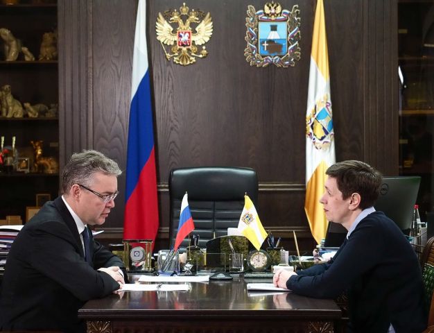Губернатор Владимир Владимиров провёл рабочую встречу с министром труда и социальной защиты населения Губернатор Владимир Владимиров провёл рабочую встречу с министром труда и социальной защиты населения