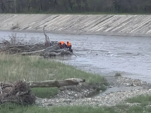 Пожилую женщину, унесённую течением, спасли на реке Кубань в Невинномысске