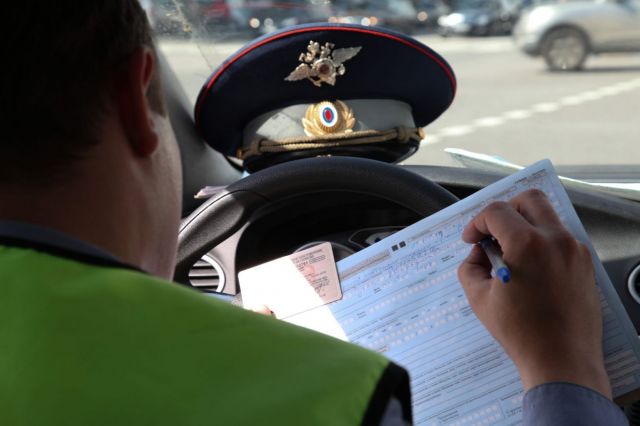В Ставропольском крае привлечён к ответственности напавший на сотрудника ДПС водитель В Ставропольском крае привлечён к ответственности напавший на сотрудника ДПС водитель