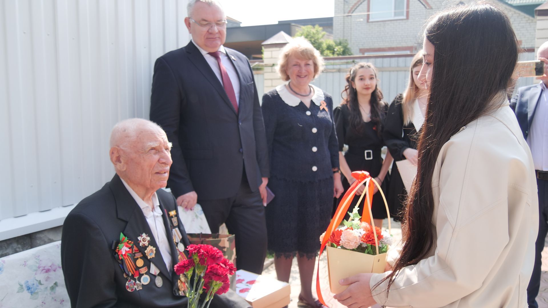 Ветеранов Великой Отечественной войны из Кочубеевского округа поздравили с 80-летием Победы