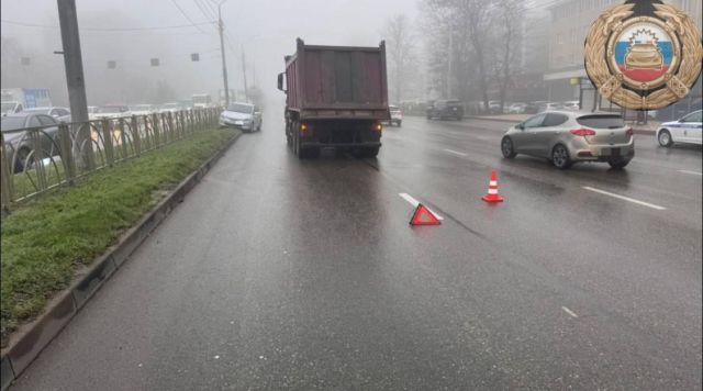 Легковушка и КАМАЗ столкнулись в Ставрополе